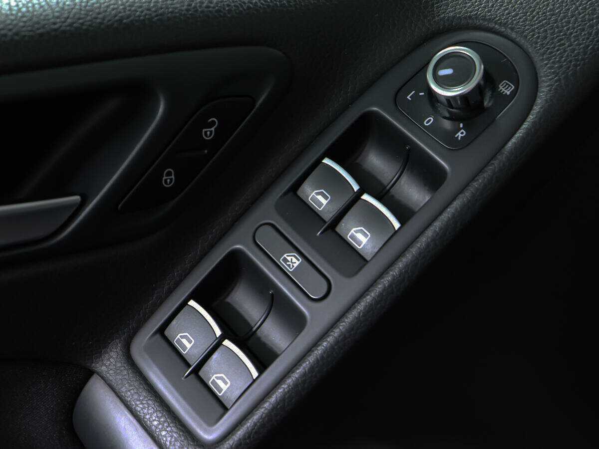 Volkswagen Golf, 2012 - Фото №11