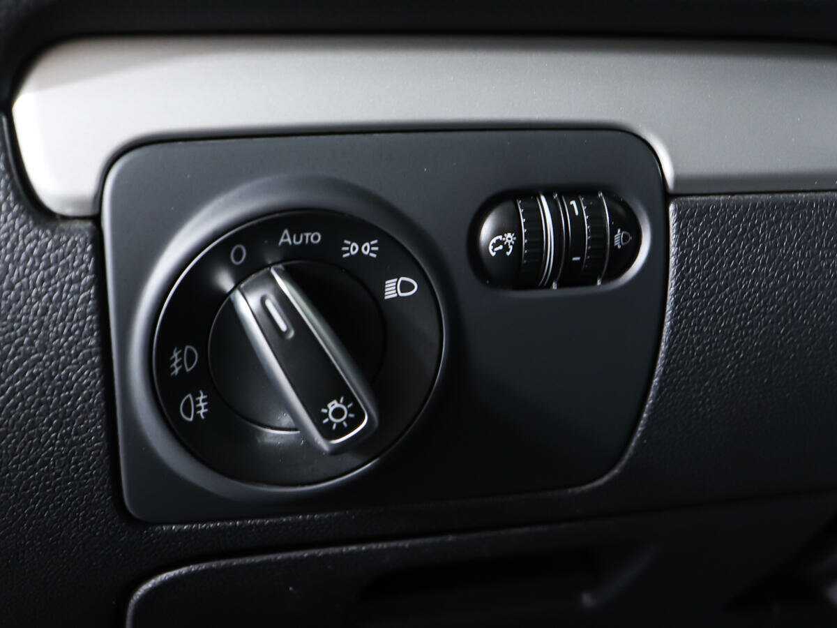 Volkswagen Golf, 2012 - Фото №12