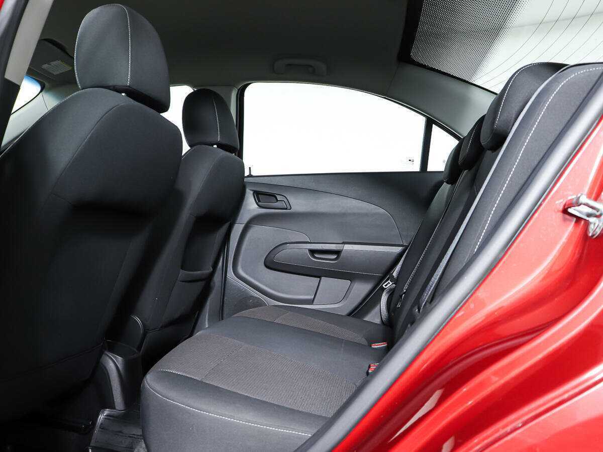 Chevrolet Aveo, 2012 - Фото №8