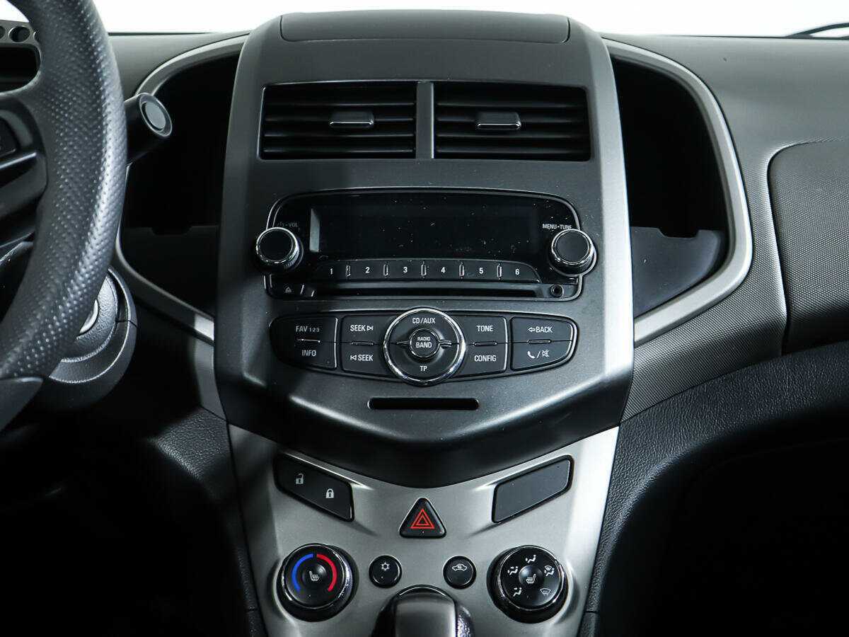Chevrolet Aveo, 2012 - Фото №10