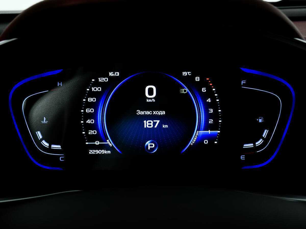 Geely Coolray, 2022 - Фото №9