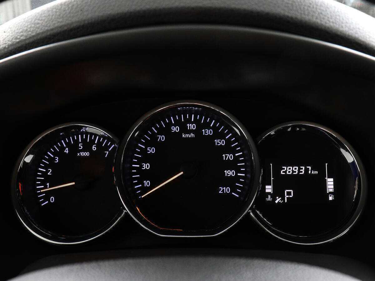 Renault Logan, 2022 - Фото №10