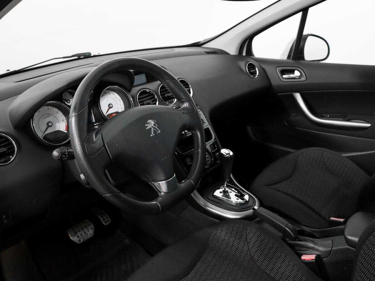 Peugeot 308, 2012 - Фото №8