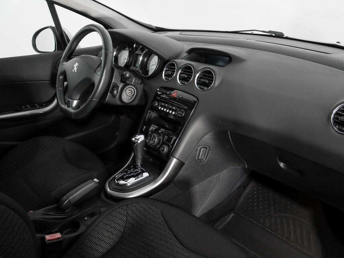 Peugeot 308, 2012 - Фото №10