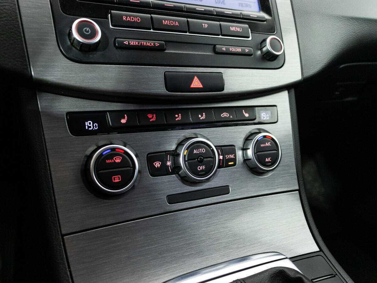 Volkswagen Passat, 2013 - Фото №14