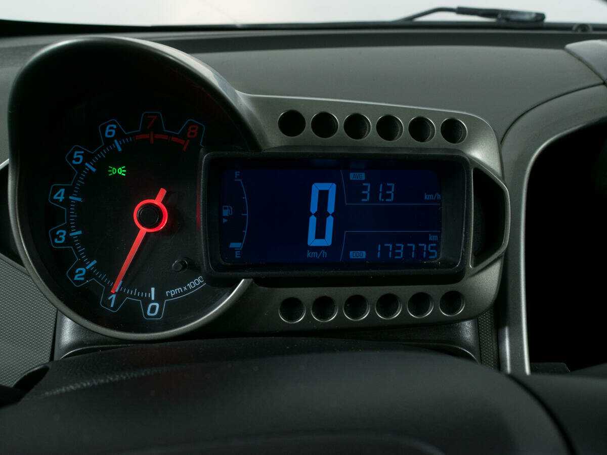 Chevrolet Aveo, 2013 - Фото №9