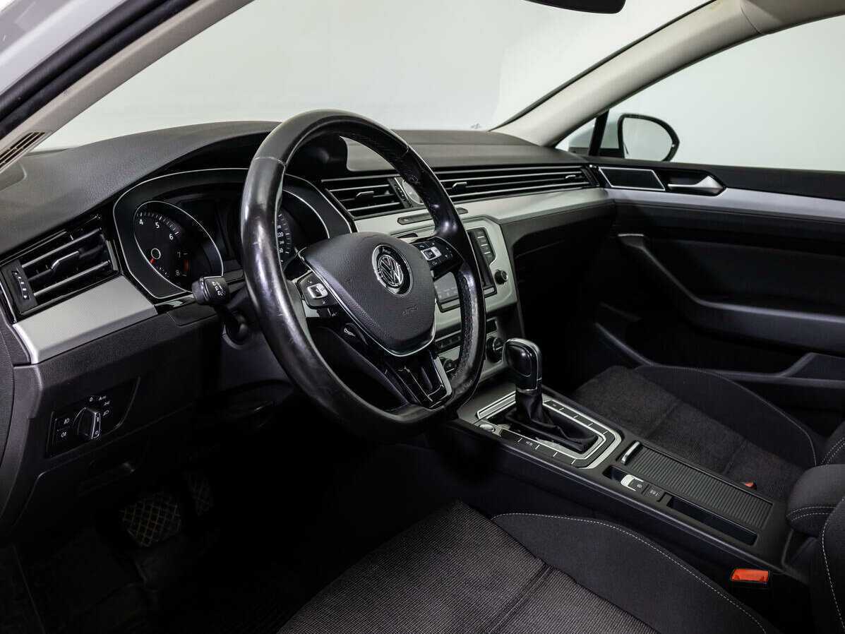 Volkswagen Passat, 2016 - Фото №8