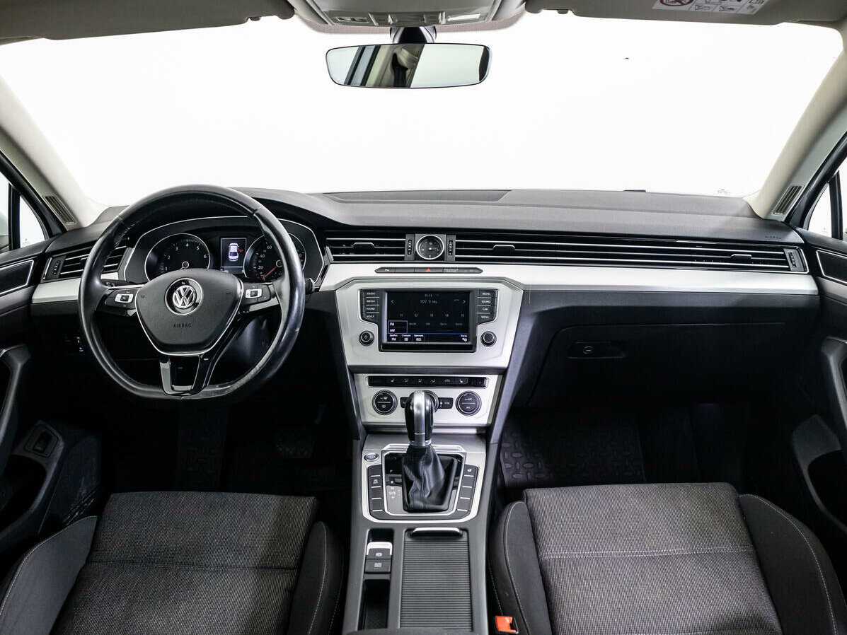 Volkswagen Passat, 2016 - Фото №10