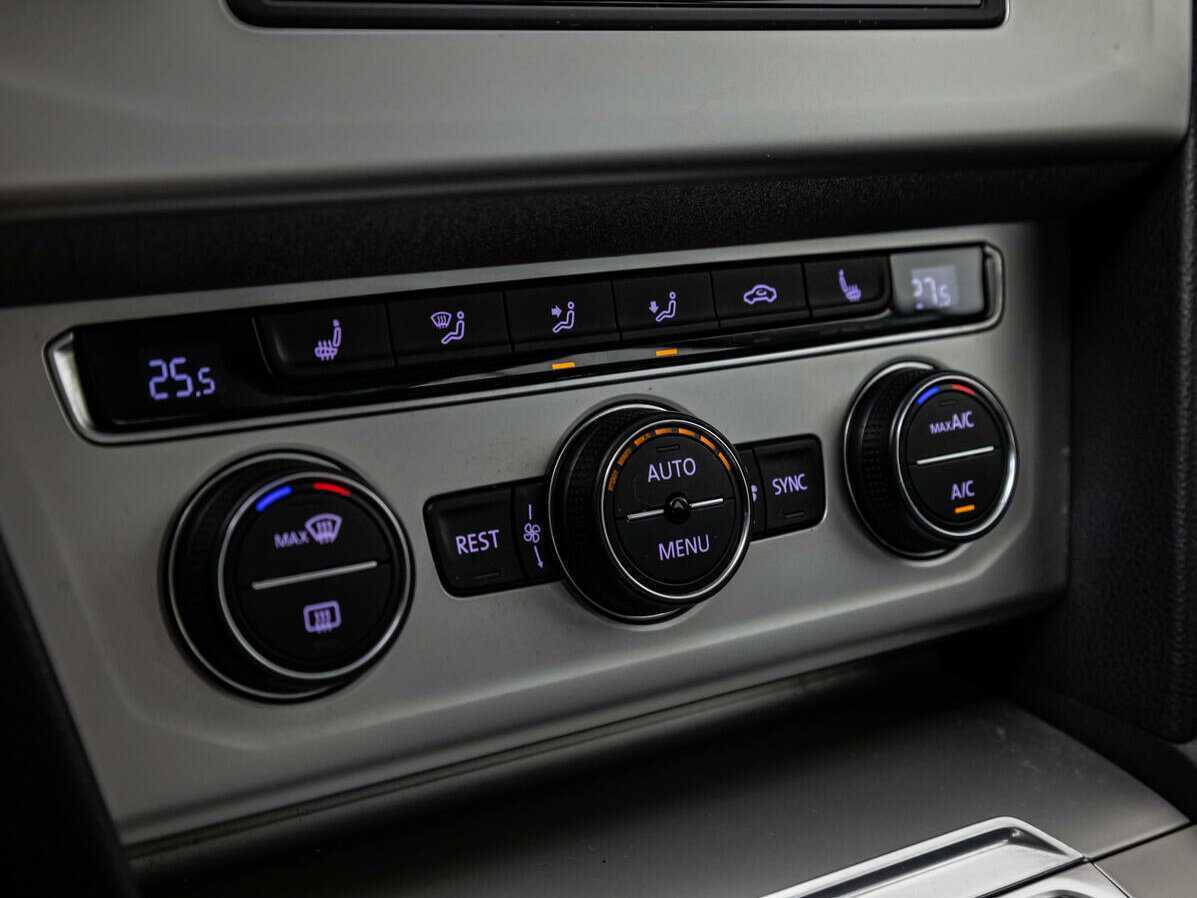 Volkswagen Passat, 2016 - Фото №12