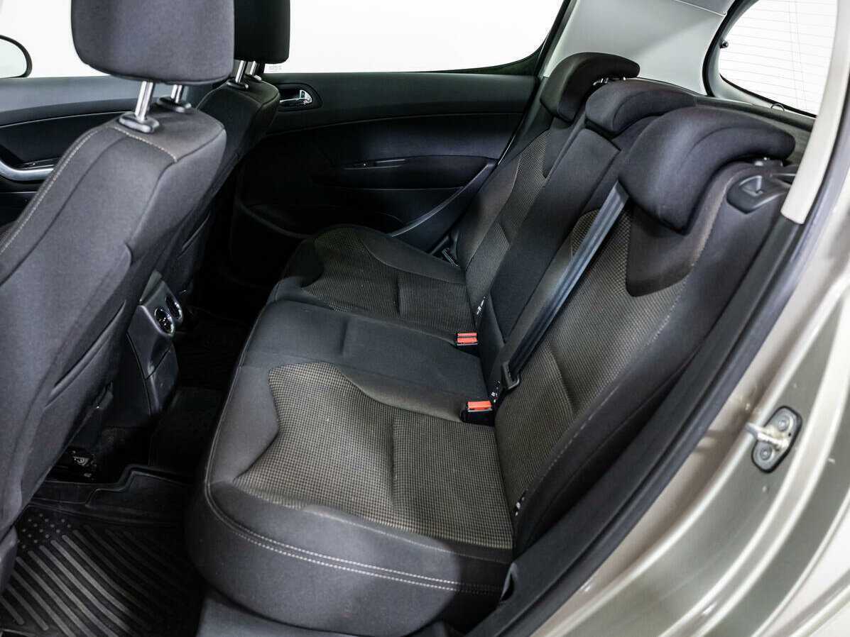 Peugeot 308, 2013 - Фото №9