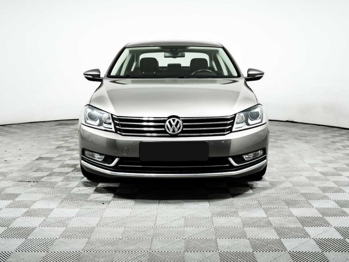 Volkswagen Passat, 2012 - Фото №1