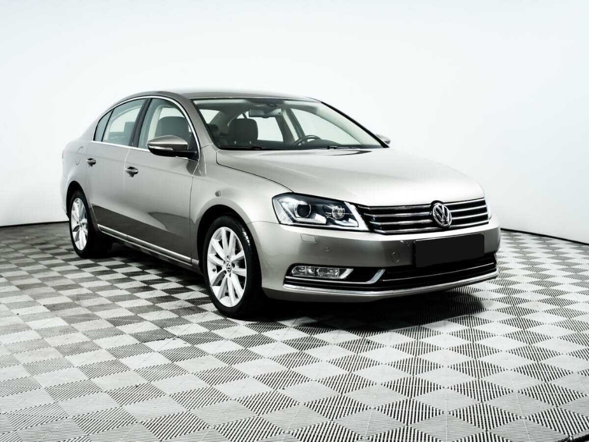 Volkswagen Passat, 2012 - Фото №2