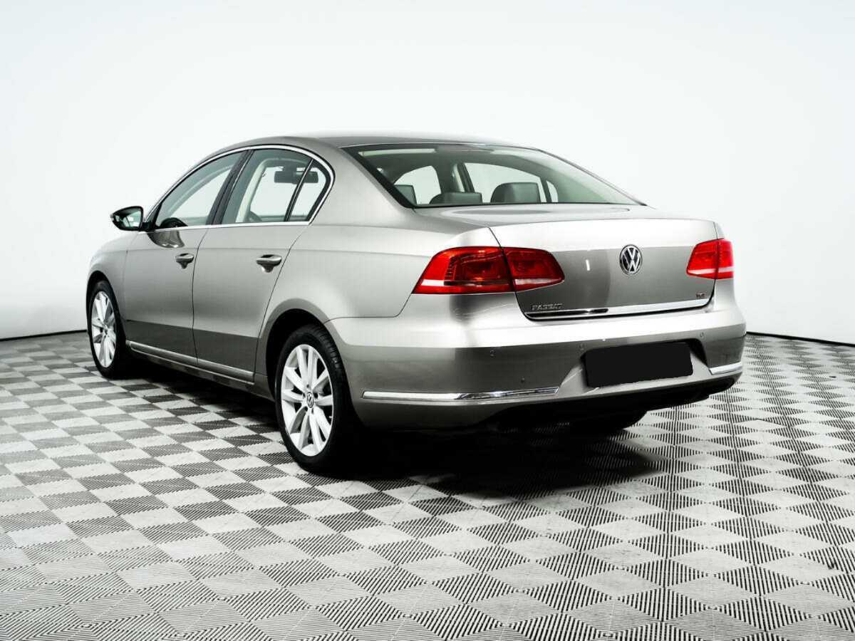 Volkswagen Passat, 2012 - Фото №6