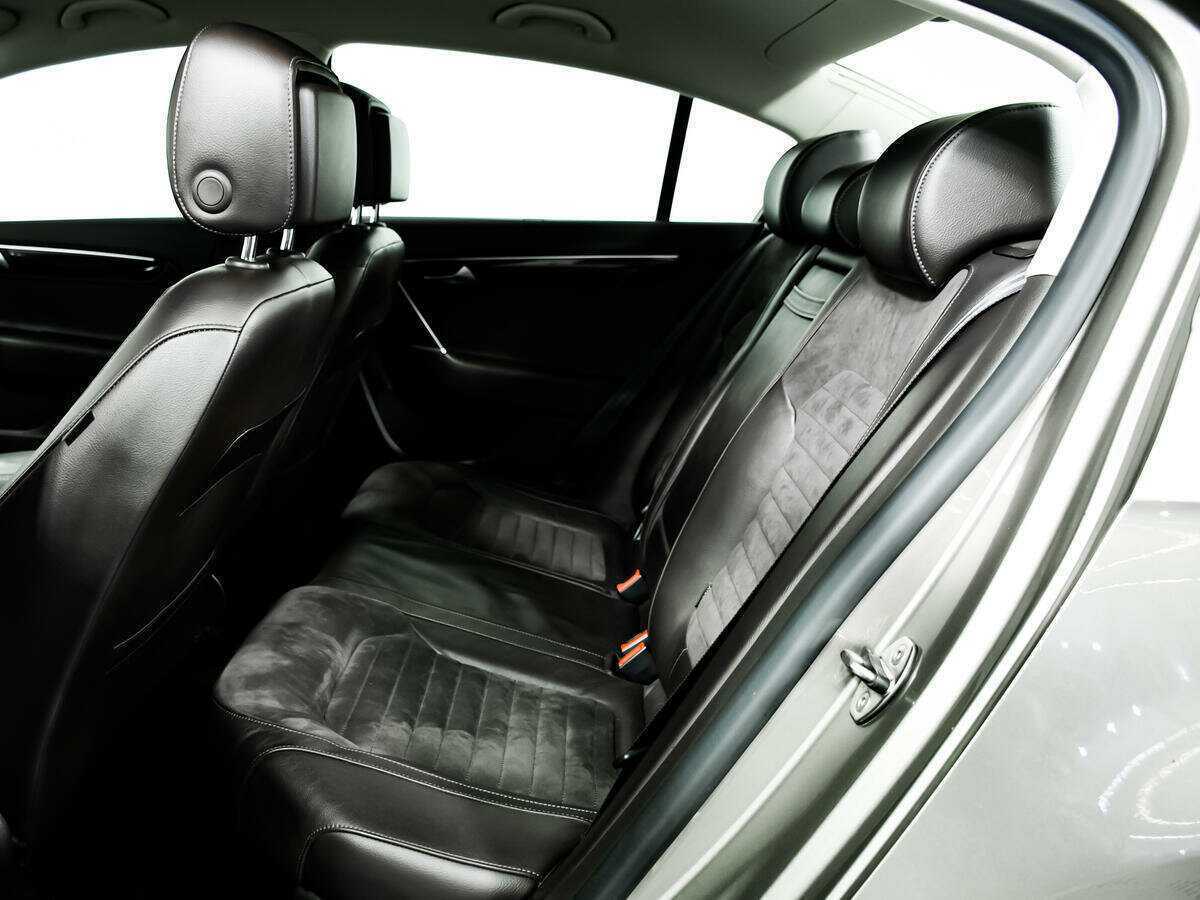 Volkswagen Passat, 2012 - Фото №11