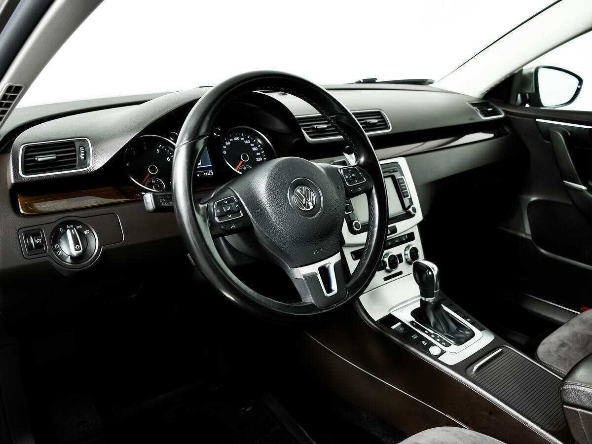 Volkswagen Passat, 2012 - Фото №12
