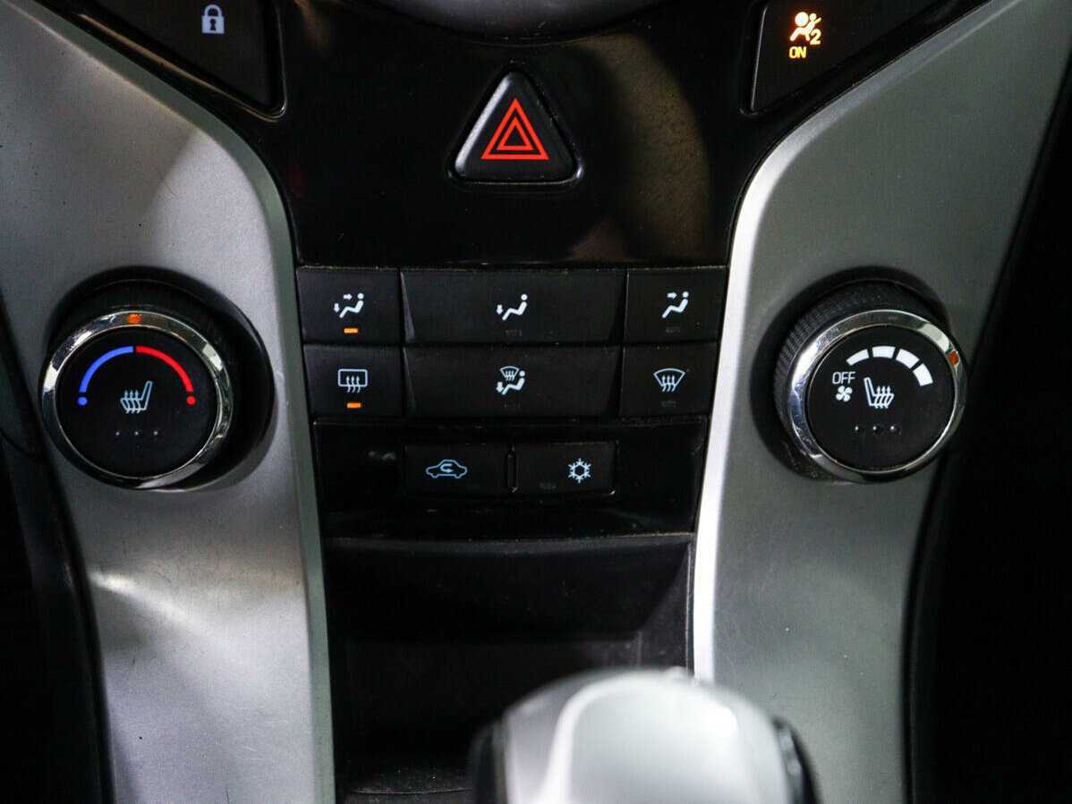 Chevrolet Cruze, 2012 - Фото №14