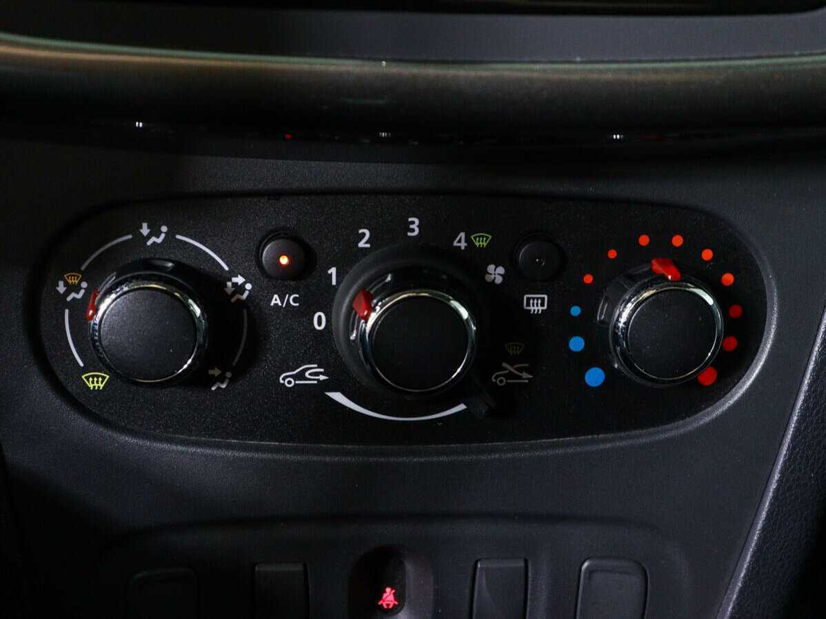 Renault Logan, 2022 - Фото №12