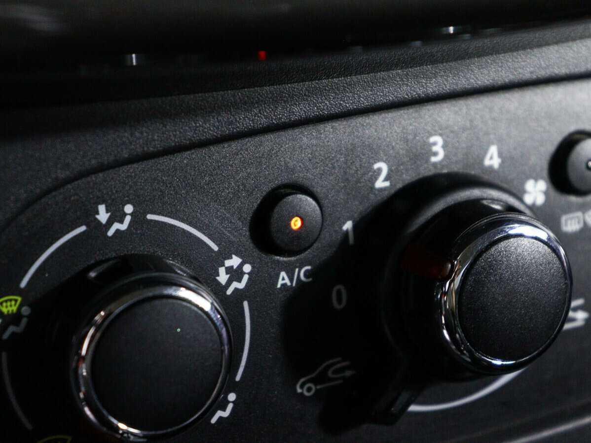 Renault Logan Stepway, 2022 - Фото №12