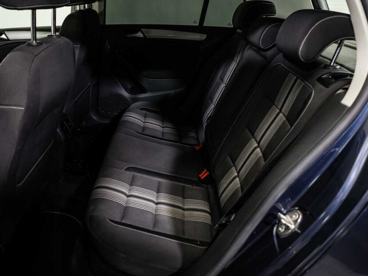 Volkswagen Golf, 2012 - Фото №9