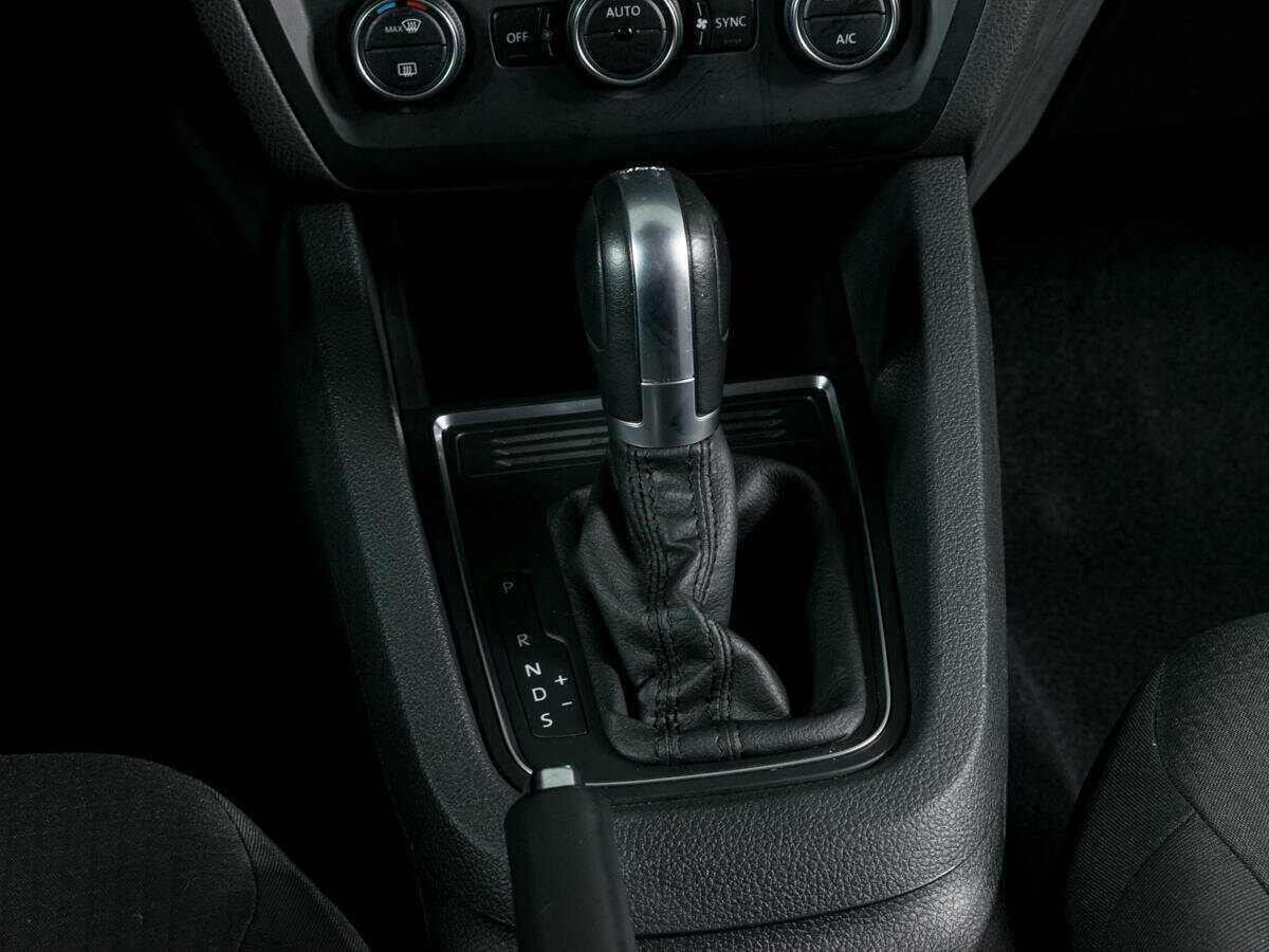 Volkswagen Jetta, 2016 - Фото №11