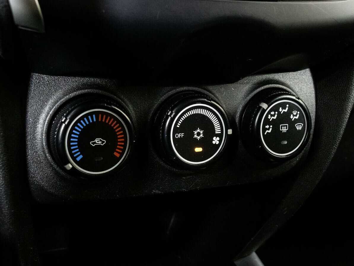 Mitsubishi ASX, 2012 - Фото №12