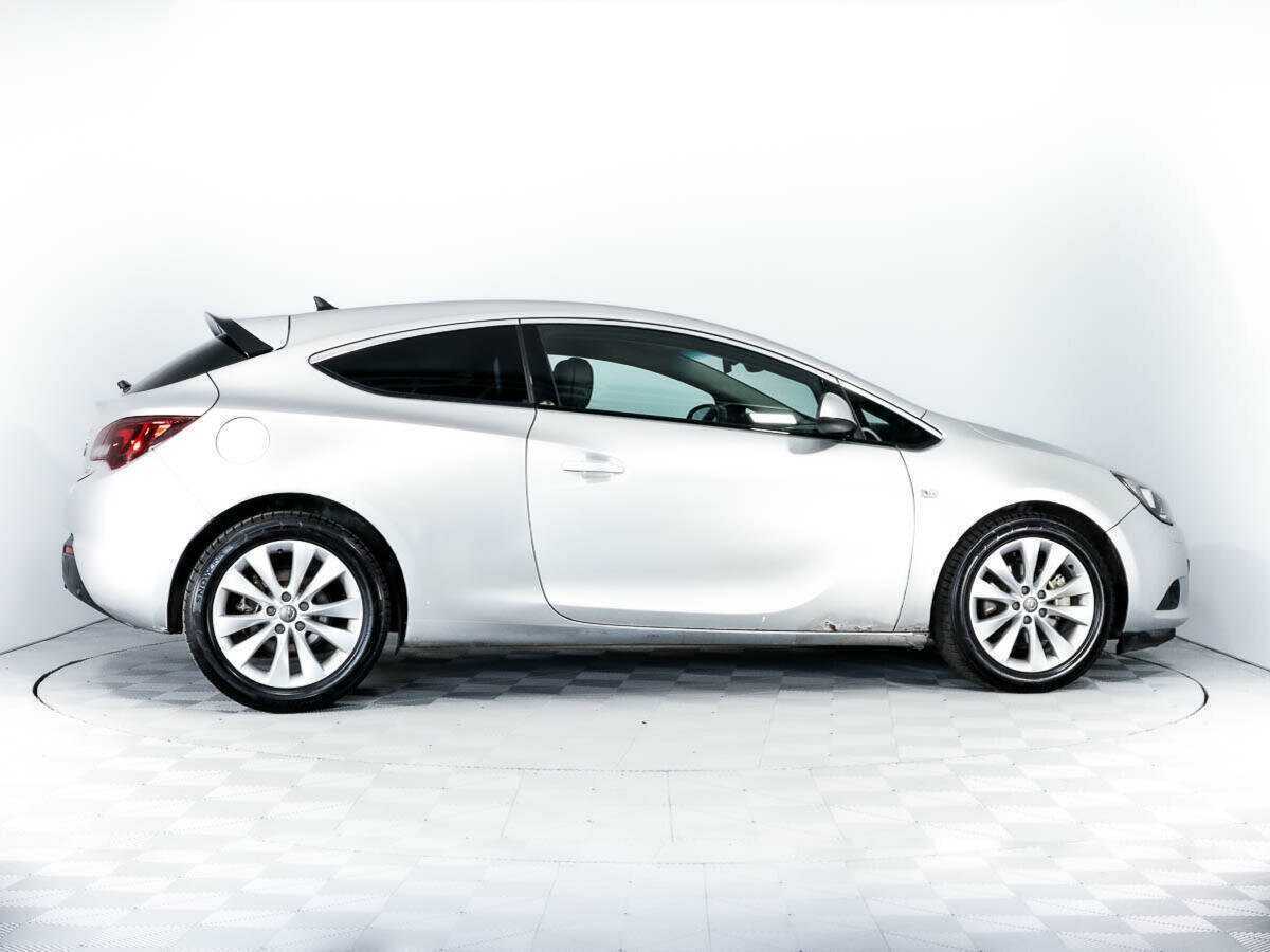 Opel Astra GTC, 2012 - Фото №3