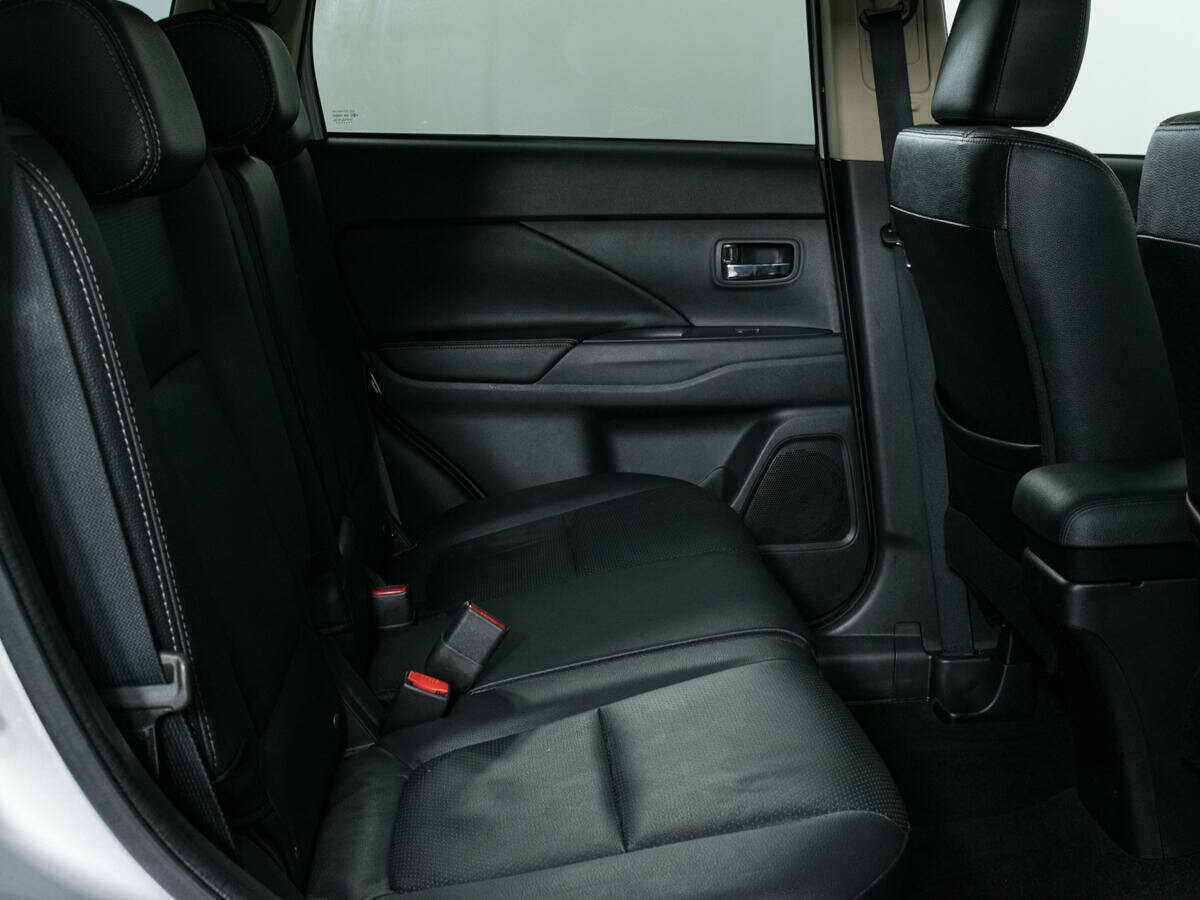 Mitsubishi Outlander, 2017 - Фото №9