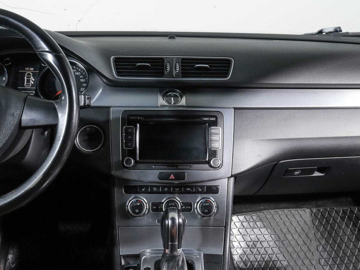 Volkswagen Passat CC, 2013 - Фото №10