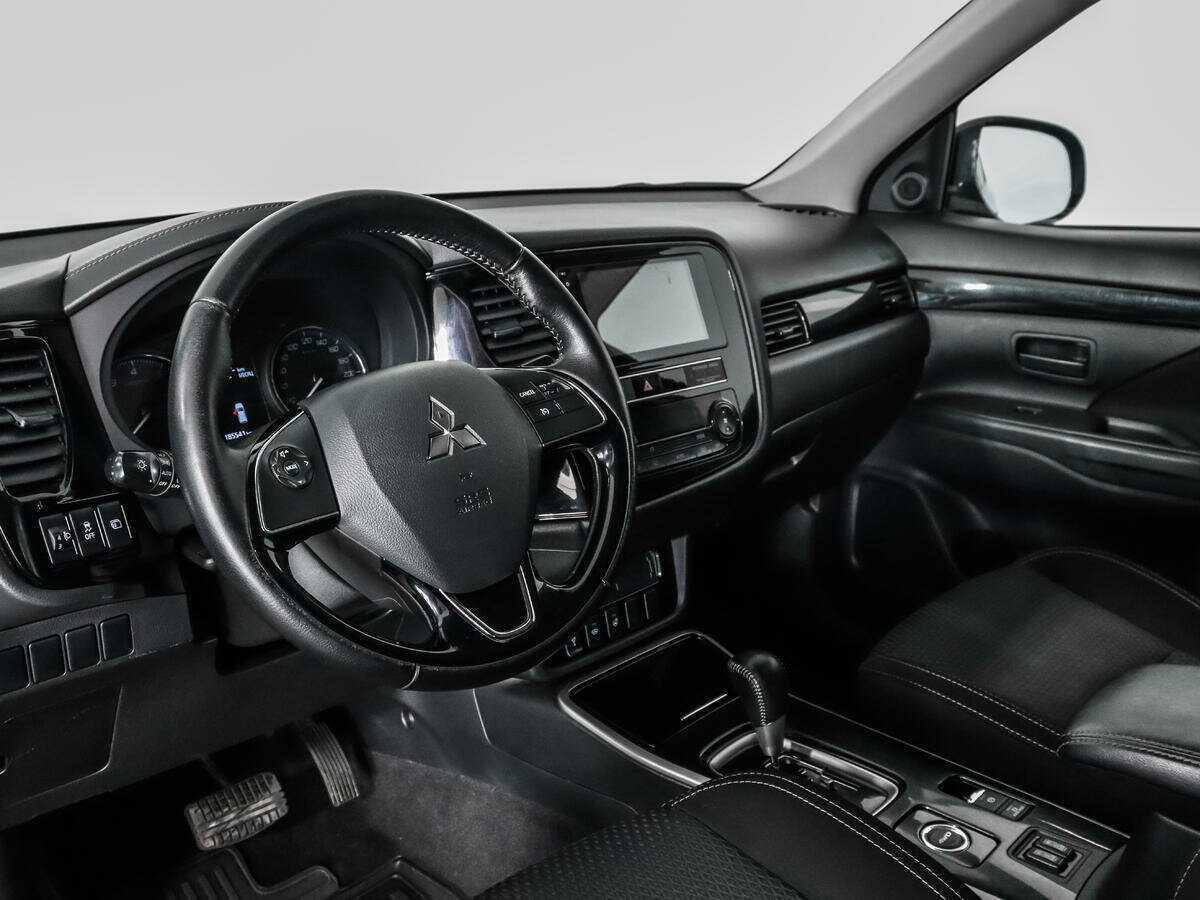 Mitsubishi Outlander, 2018 - Фото №8