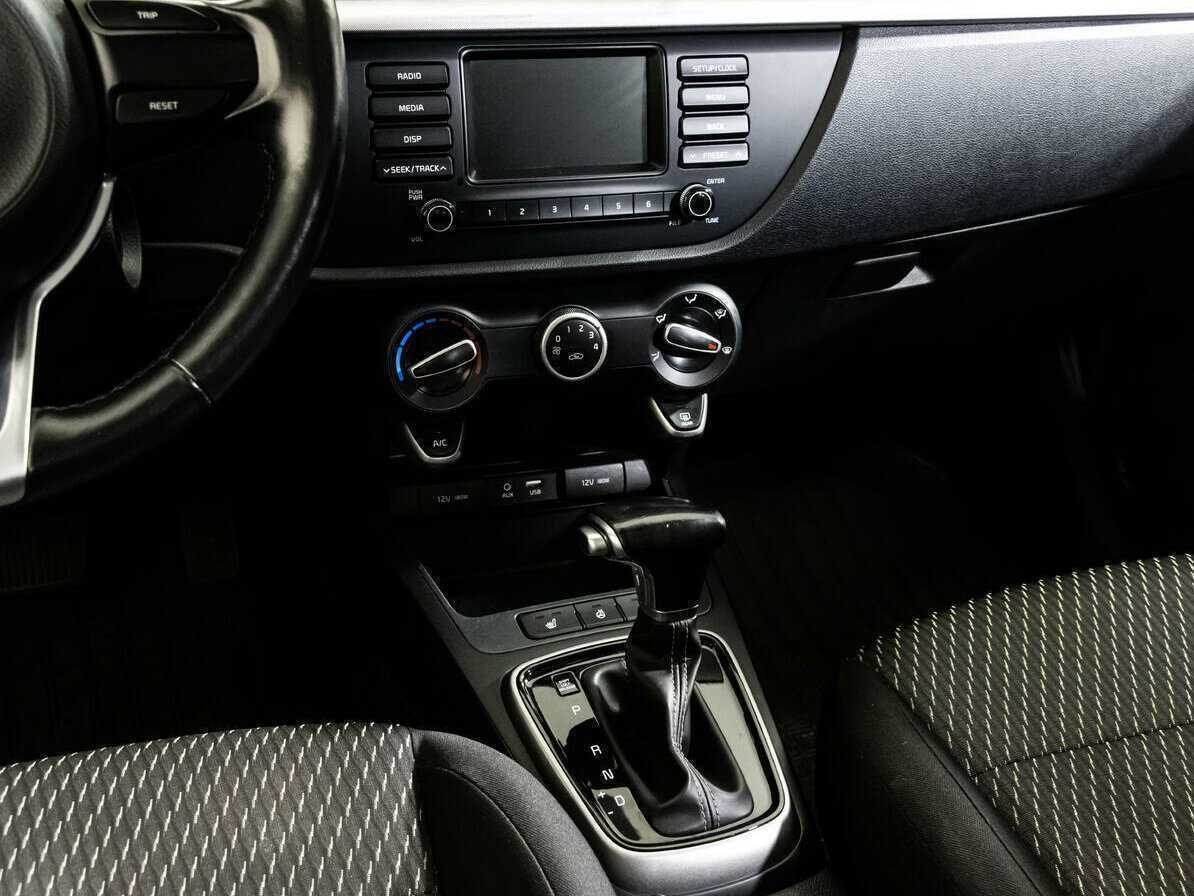Kia Rio X-Line, 2018 - Фото №9