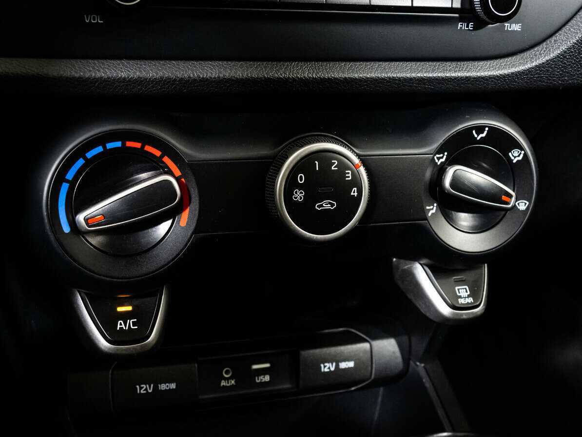 Kia Rio X-Line, 2018 - Фото №10