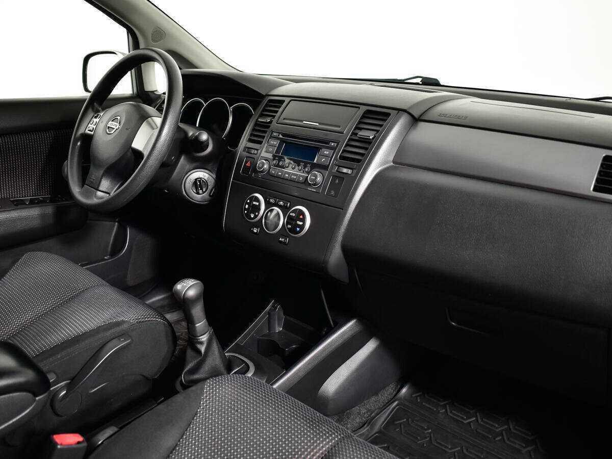 Nissan Tiida, 2013 - Фото №8