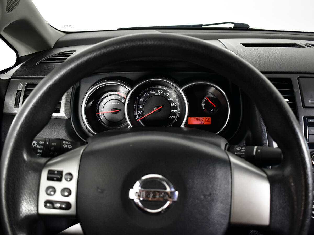 Nissan Tiida, 2013 - Фото №10