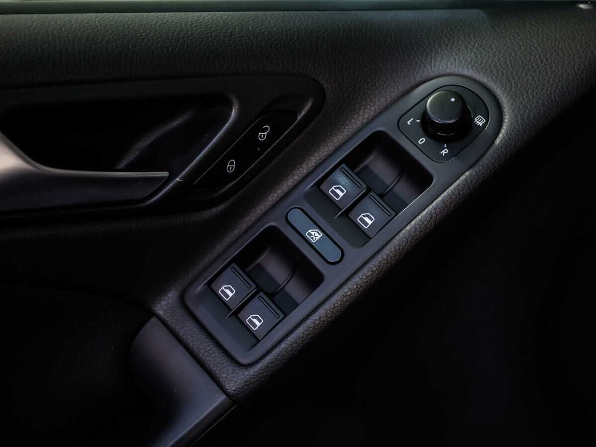 Volkswagen Golf, 2012 - Фото №16