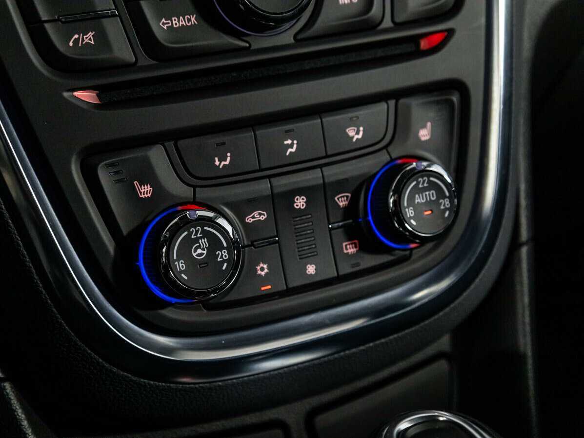 Opel Mokka, 2013 - Фото №17