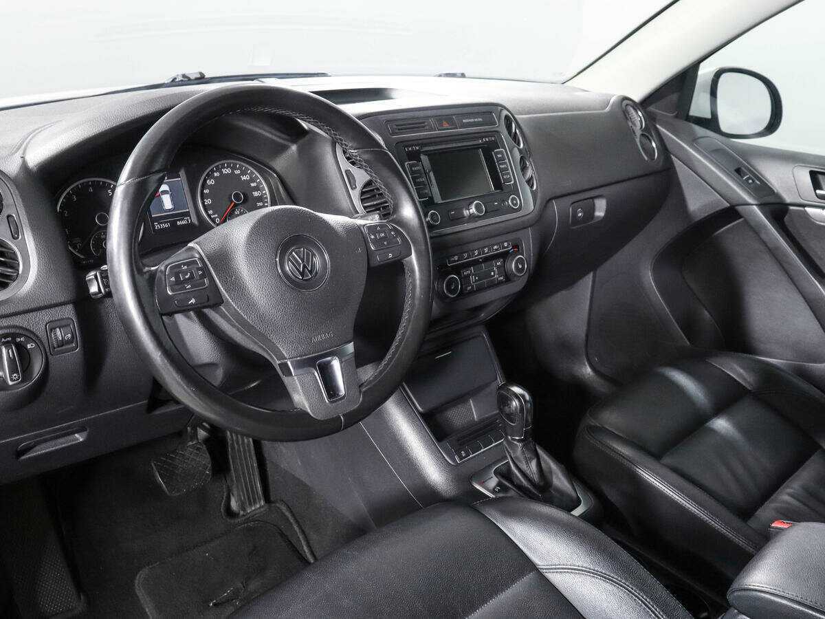 Volkswagen Tiguan, 2012 - Фото №11
