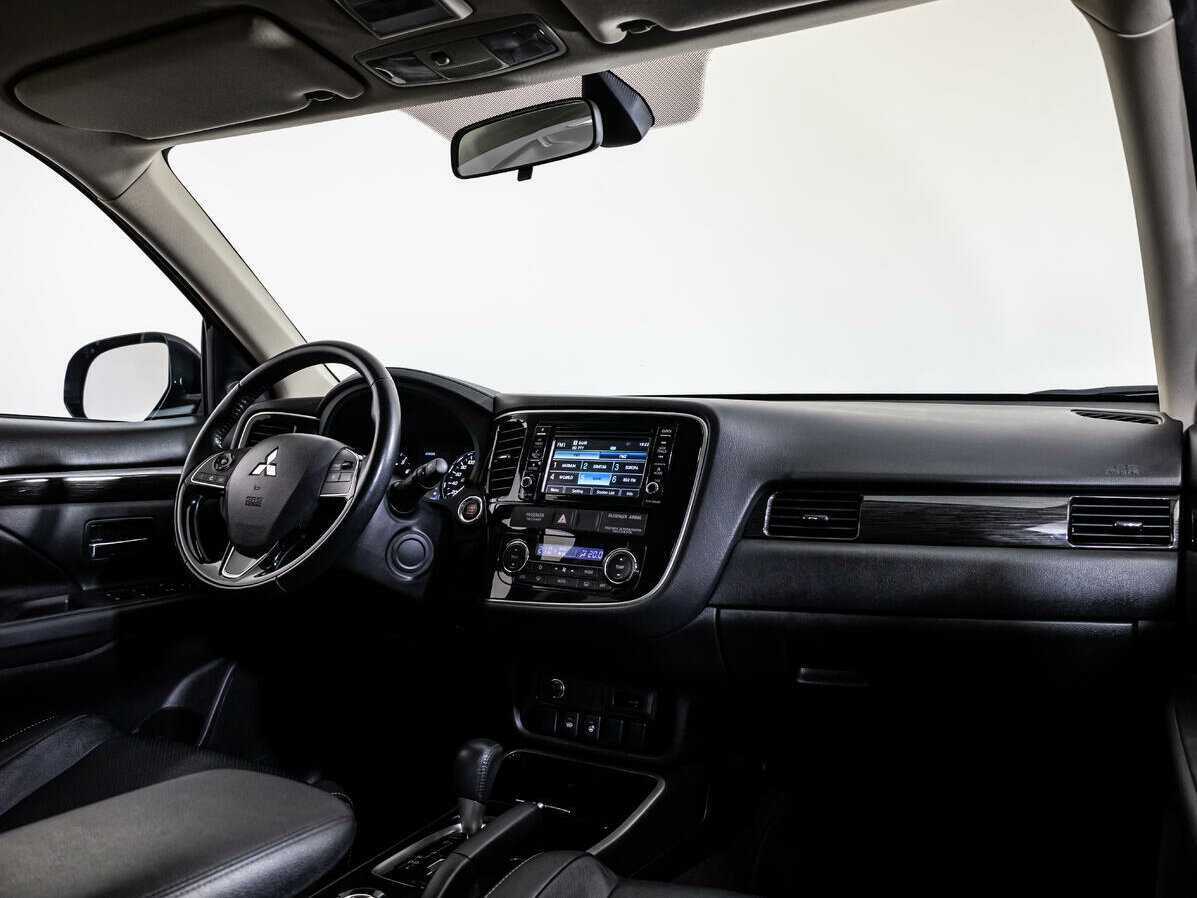 Mitsubishi Outlander, 2017 - Фото №8