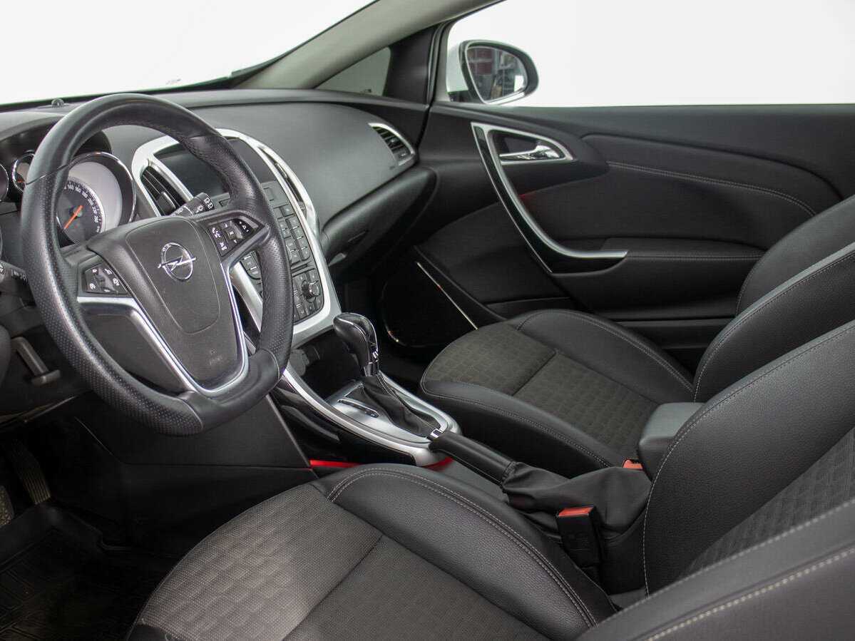 Opel Astra GTC, 2014 - Фото №9