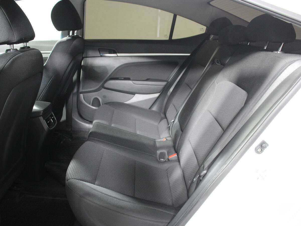 Hyundai Elantra, 2020 - Фото №6