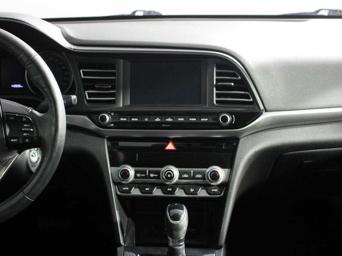 Hyundai Elantra, 2020 - Фото №9