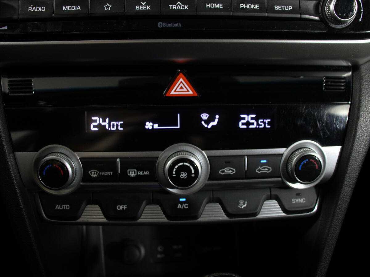 Hyundai Elantra, 2020 - Фото №16