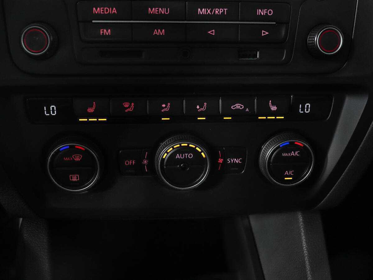 Volkswagen Jetta, 2015 - Фото №12