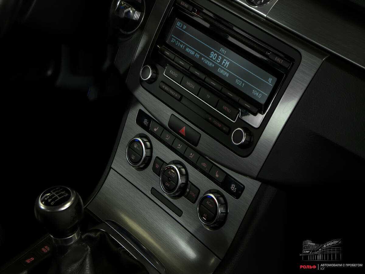 Volkswagen Passat, 2012 - Фото №11