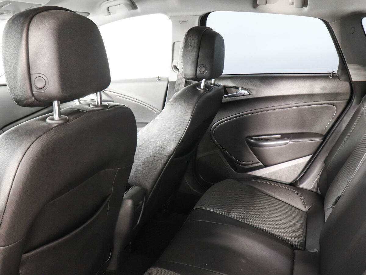 Opel Astra, 2012 - Фото №11