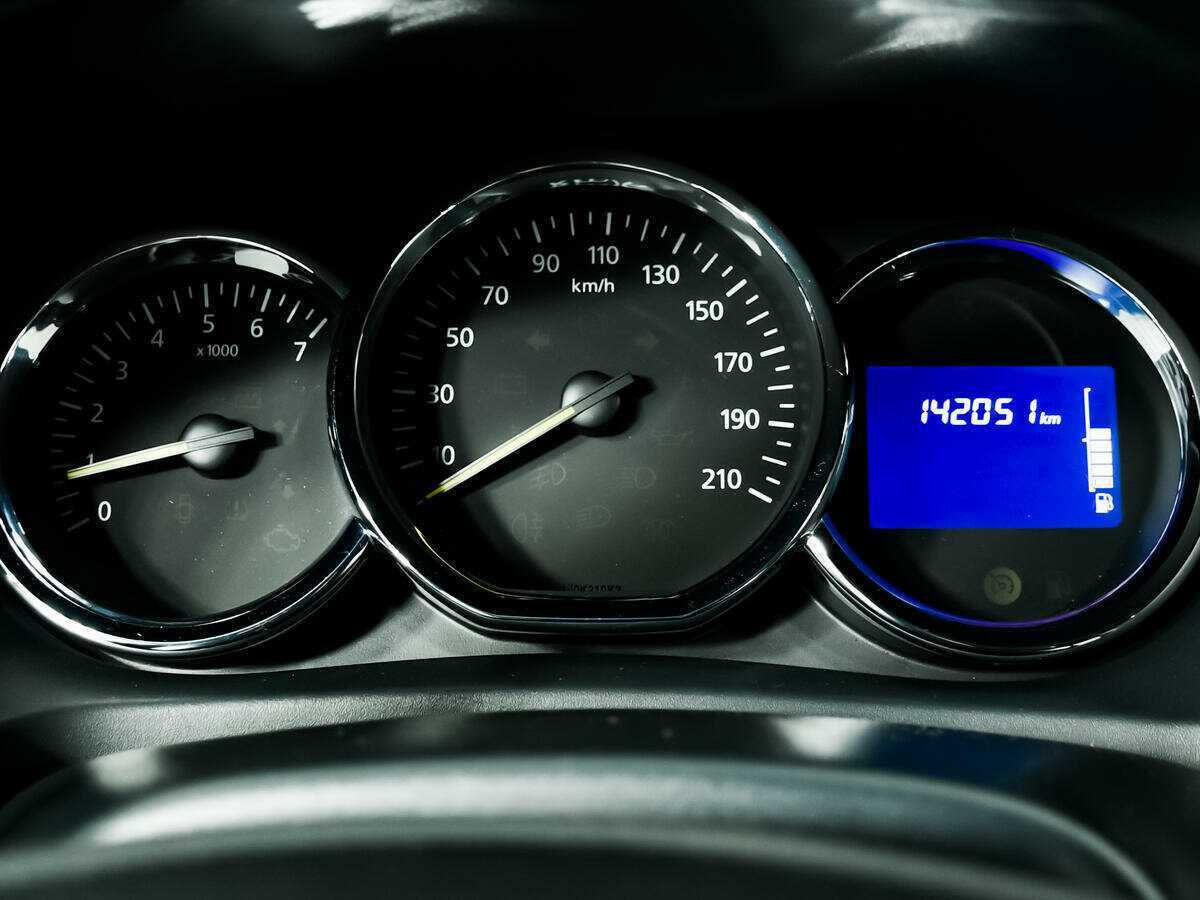 Renault Logan, 2014 - Фото №9