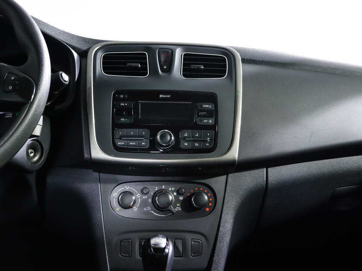 Renault Logan, 2017 - Фото №12