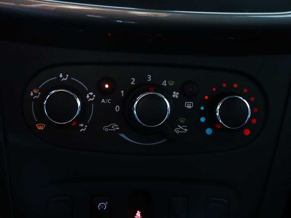 Renault Logan, 2017 - Фото №14