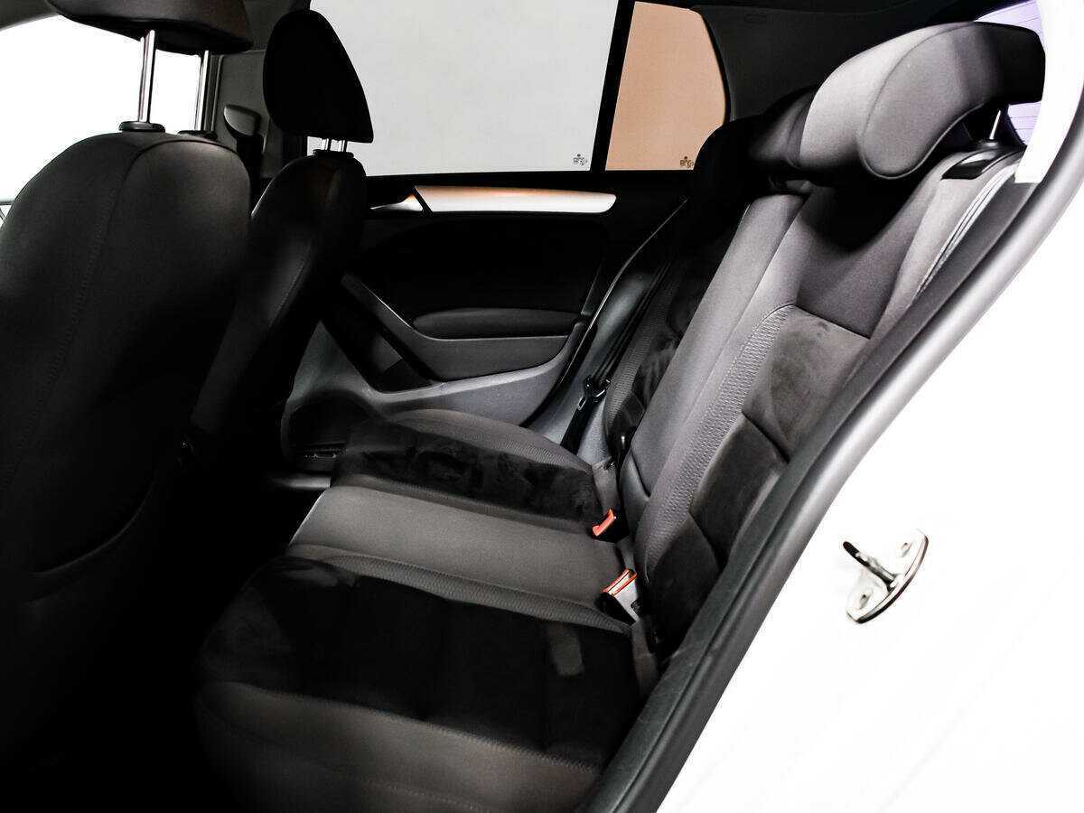 Volkswagen Golf, 2012 - Фото №11