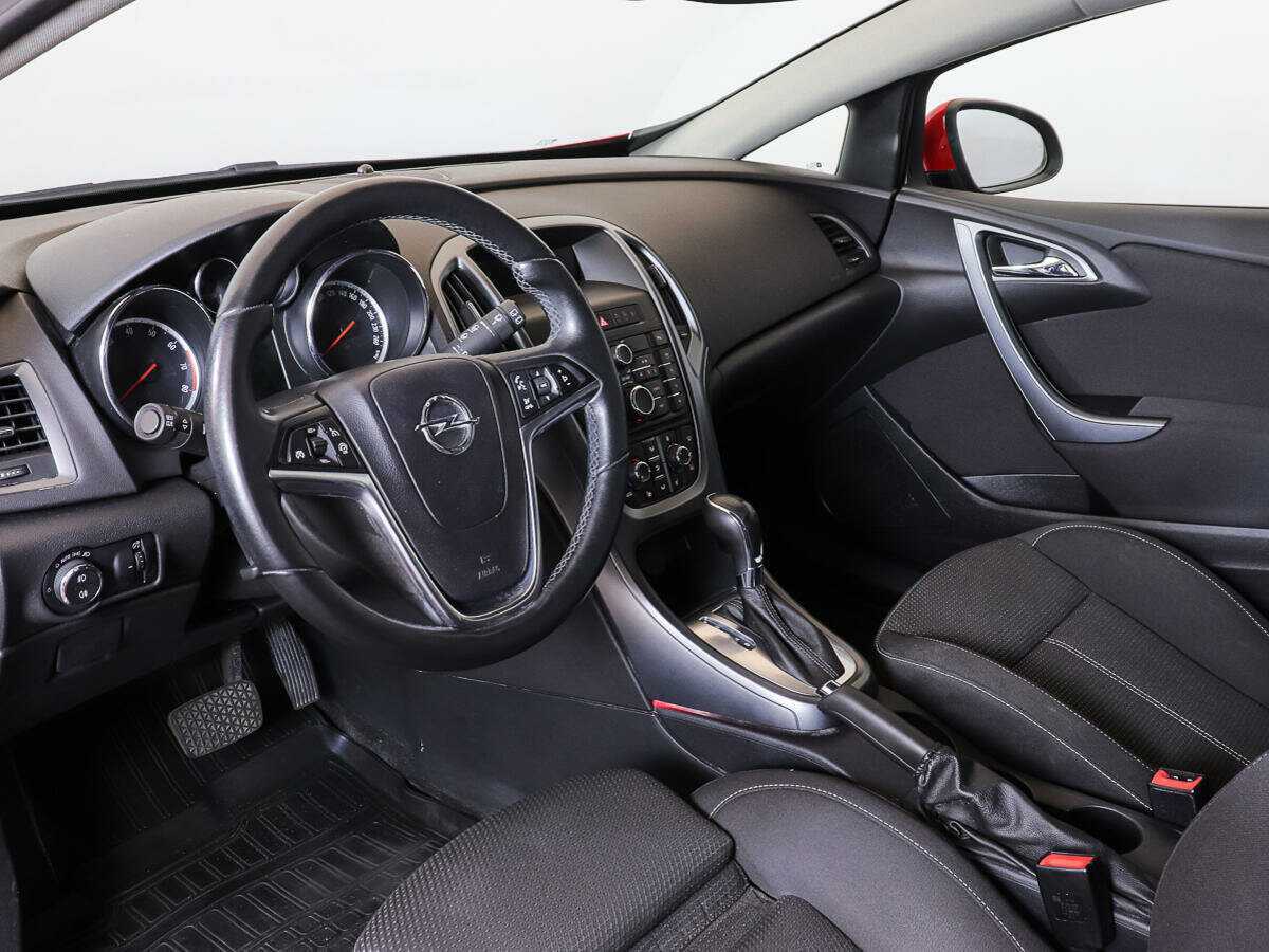 Opel Astra GTC, 2012 - Фото №11
