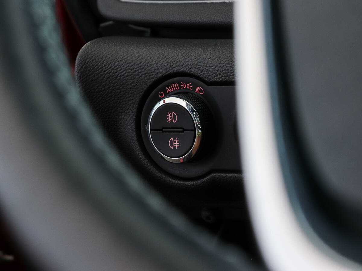 Opel Astra GTC, 2012 - Фото №14